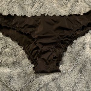 Scrunch butt bikini bottoms